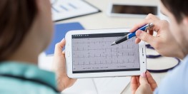 Image-of-ECG-on-a-tablet